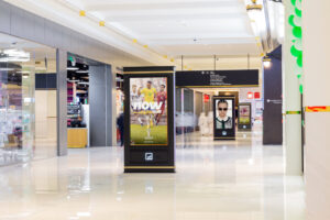 Totem indoor custom personalizzati made in italy